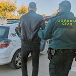 Un detenido en Atzeneta d'Albaida implicado en una estafa a empresas