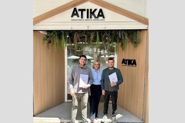 L'Agrupació Musical Ontinyent y ATIKA firman un acuerdo de colaboración