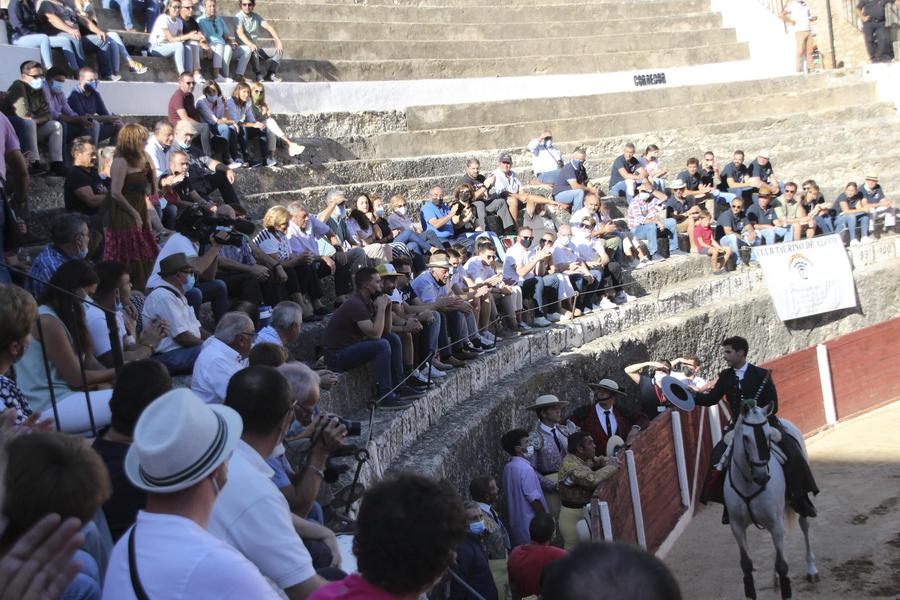 Corrida de toros, con Pablo Donat, Ruiz Muñoz y Víctor Hernández. Bocairent