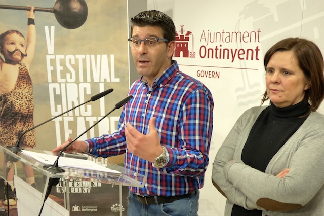 Jorge Rodríguez y Sayo Gandía presentan el V Festival de Circ i Teatre de Ontinyent
