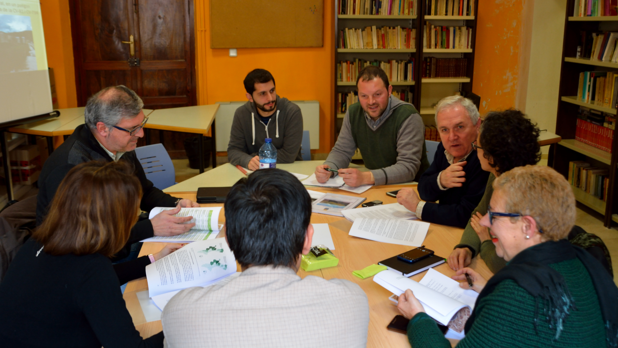 Reunión sobre la apuesta de Bocairent, Agres, Alfafara y Banyeres de Mariola por la biomasa