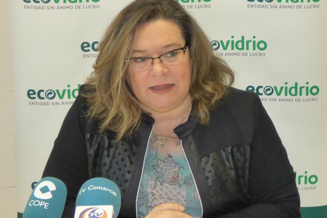 Ontinyent reparte 17.000 calendarios que fomentan la correcta gestión de la basura en casa 