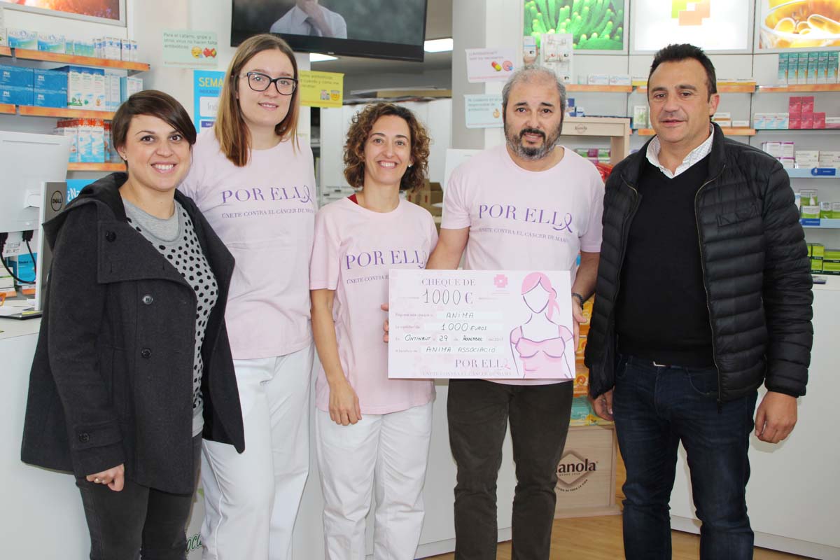 Entrega del cheque a ANIMA