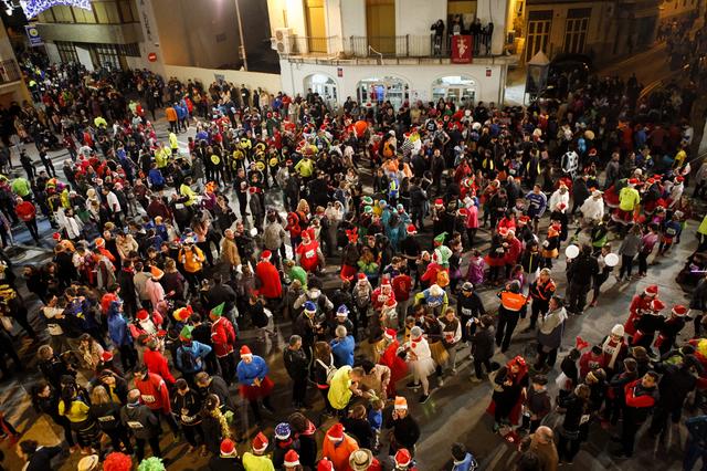 La Sant Silvestre ompli de color els carrer d’Ontinyent