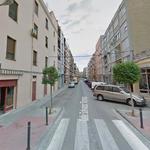 El fort vent causa danys en vivendes i arbres