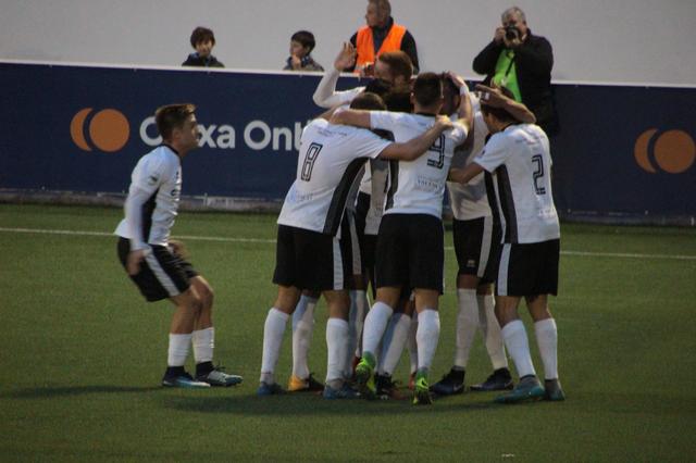 Victoria del Ontinyent a pesar de jugar con 10 gran parte del partido
