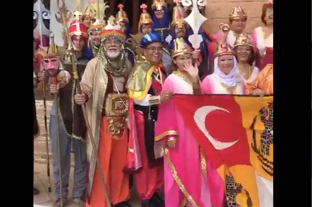 Els Moros i Cristians d'El Salvador envien una salutació als d'Ontinyent