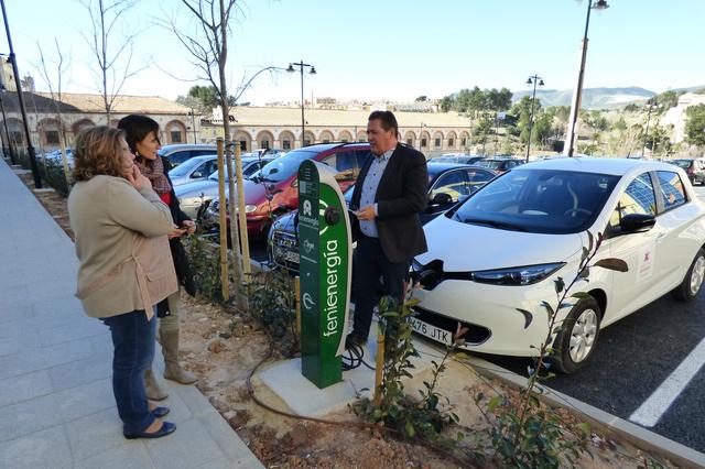 Ontinyent incorpora un vehículo eléctrico para Servicios Municipales