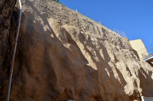 Bocairent concluye la consolidación del muro de la residencia 