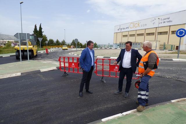 Mejoran el asfaltado de la rotonda de Mesta en Ontinyent