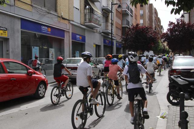 Gran éxito de la I bicicletada escolar en Ontinyent