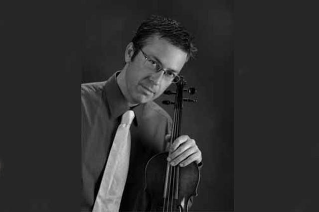 El violinista Santiago Juan acompanyarà a la Simfònica Caixa Ontinyent en la seua estrena