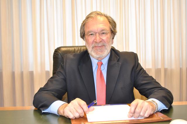 Antonio Carbonell continua com a president de Caixa Ontinyent