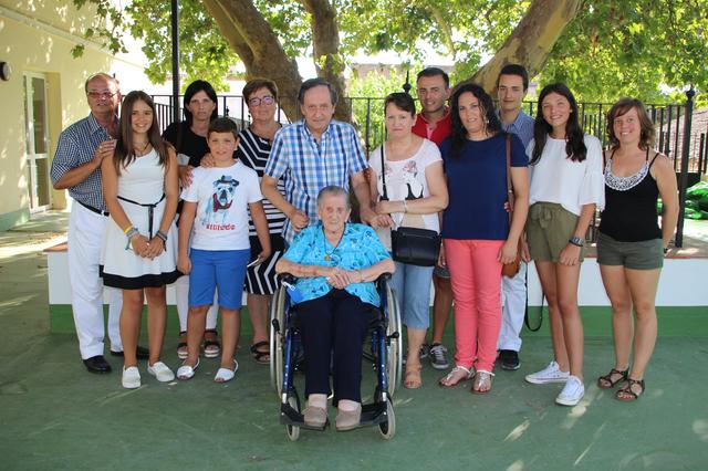 L'ontinyentina Mª Ángeles González compleix 100 anys
