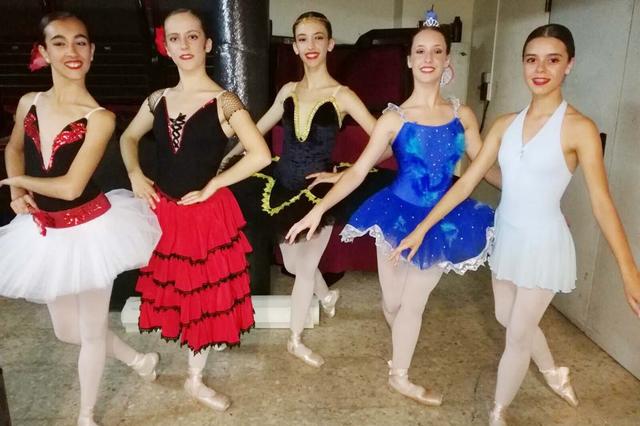 Alumnas de Ópera consiguen premios y becas en dos concursos de danza