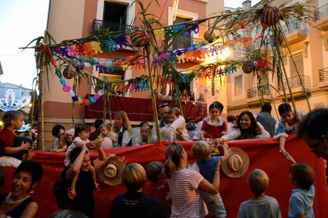 Bocairent baila al ritmo de las danzas de san Agustín