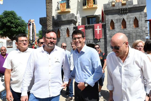 Aielo de Malferit estrena castell de Festes