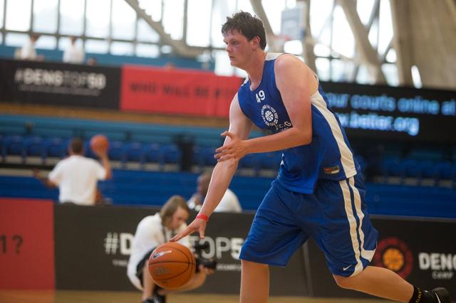 El Martínez Valls incorpora al pivot anglés Oliver Dykes