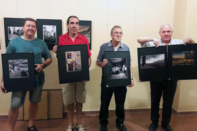 Juan Sanz y Paco Pascual gana el 24º Concurso fotográfico de Bocairent