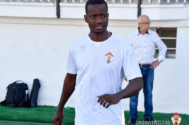 Michael Anaba i Leomar Pinto, dos noves incorporacions per a l’Ontinyent