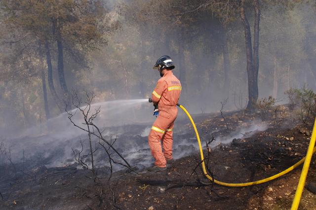 Ontinyent forma a sus vecinos en prevención de incendios forestales 