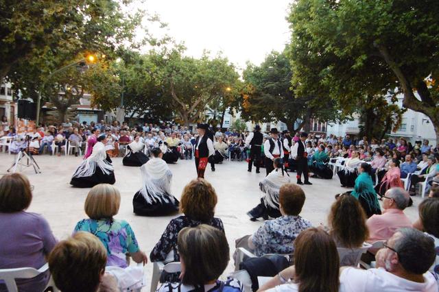 El ‘I Intercanvi de Danses Vila d’Ontinyent’ reúne a más de 300 espectadores