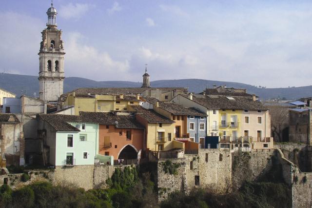 Ontinyent sol·licita a Foment ajuda per recuperar la muralla medieval 