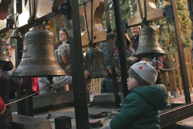 Centenars de persones celebraren el “Cap d’Any Infantil” a Ontinyent