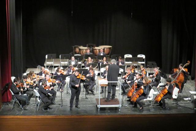 La Orquesta Caixa Ontinyent despide la temporada a lo grande