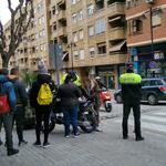 Accidente entre una moto y un coche en la avenida Albaida