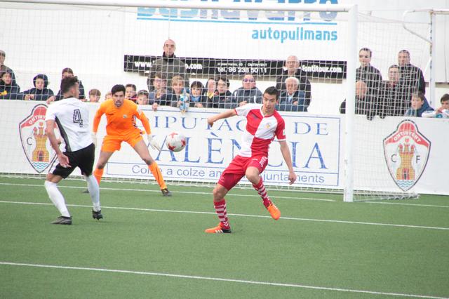 El Ontinyent empata y se aleja de la promoción
