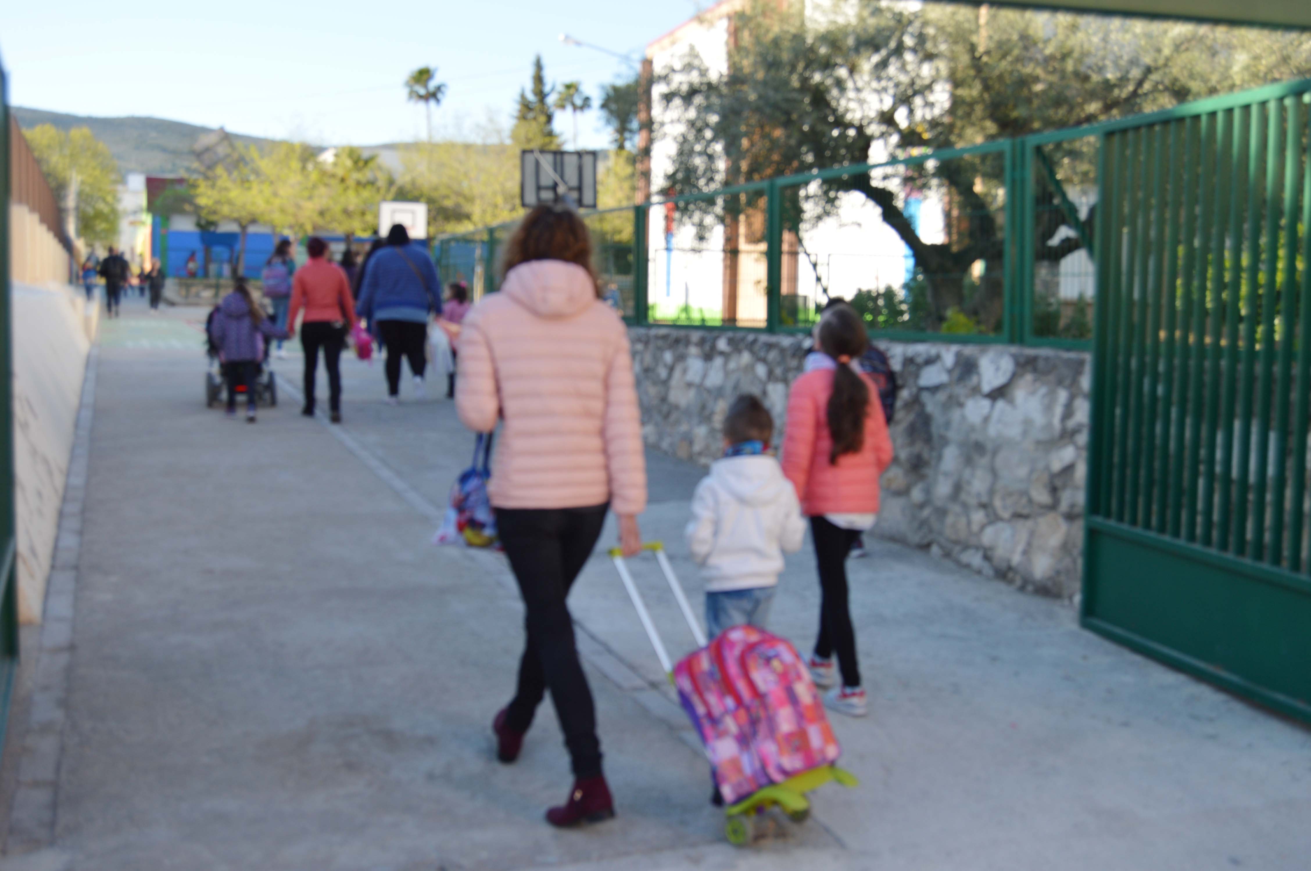 Alumnes tornant el centre, aquest matí