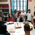 Los estudiantes indagan en la historia de Ontinyent a través del Archivo Municipal