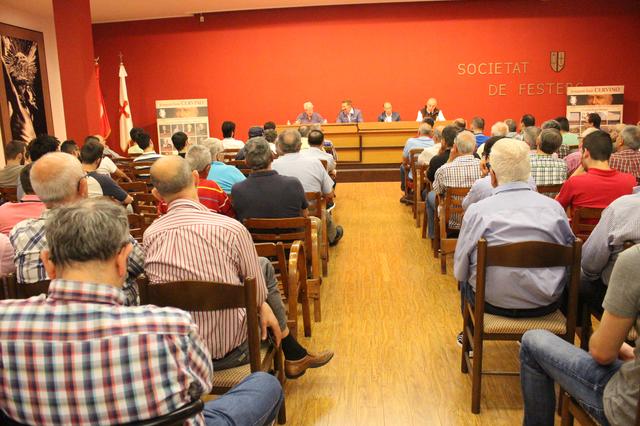 Asamblea para pedir un préstamo e iniciar los plazos de la ampliación de capital 