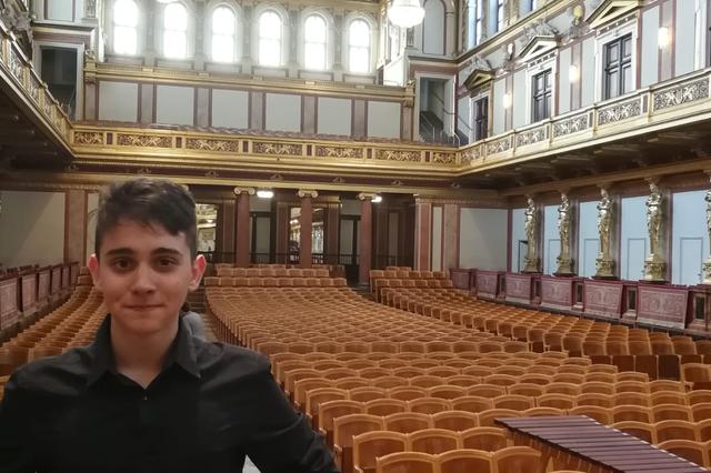 Guillermo Úbeda gana el Festival de Viena con la Orquesta de Jóvenes de Alicante
