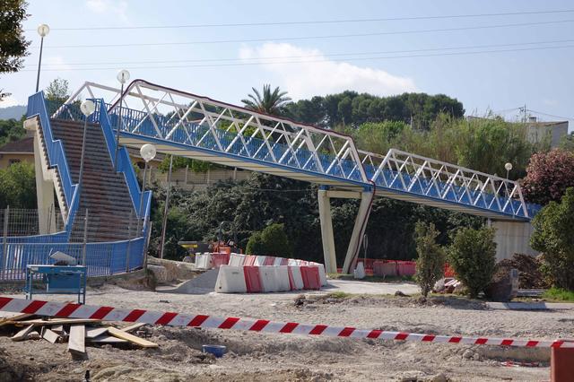 Cerrada desde hoy la pasarela sobre la CV-81 en Ontinyent