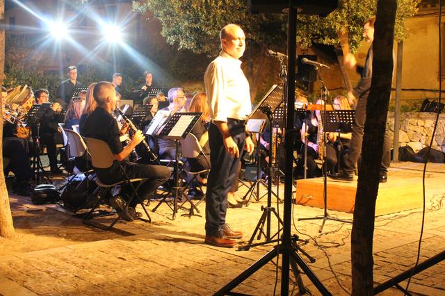 Gran acogida al concierto de la S.M Vila de Bocairent y Toni "Violí"