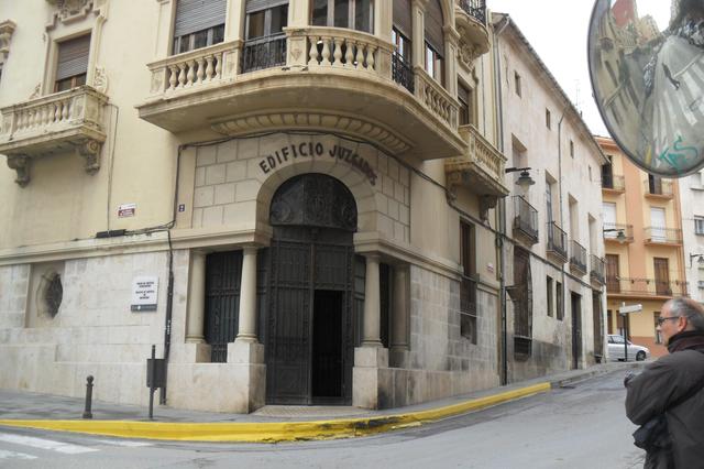 Absueltos los políticos y funcionarios de Ontinyent en el juicio por "les casetes"
