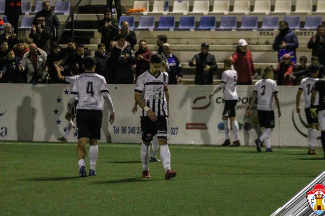 Los jugadores del Ontinyent tienen asumida la liquidación del club 