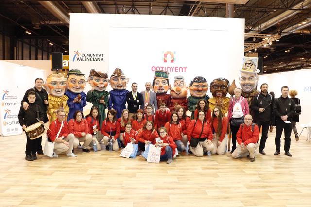 El Ball dels Cabets d'Ontinyent desperta l’interès dels visitants de Fitur