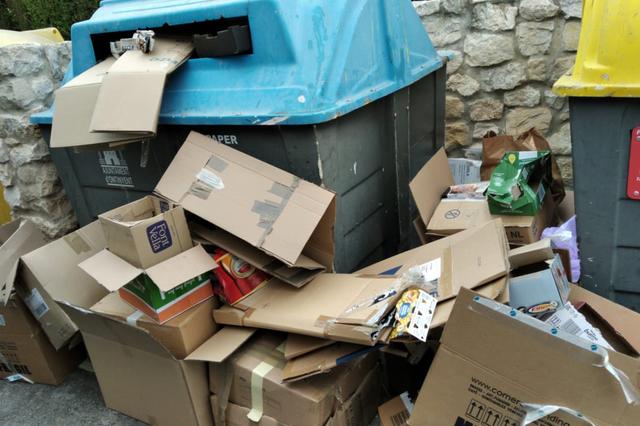 Ontinyent pide a la Mancomunitat que mejore la recogida de envases ligeros, papel y cartón
