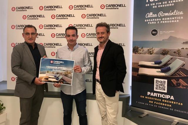 El Grup Carbonell Inmobiliaria dóna a conéixer al guanyador de la promoció “Altea Romàntica” 