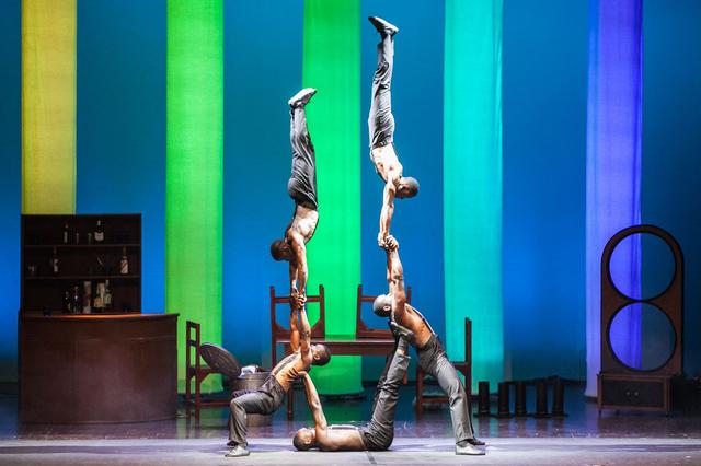 Black Blues Brothers abre el Festival de Circo y tear de Ontinyent