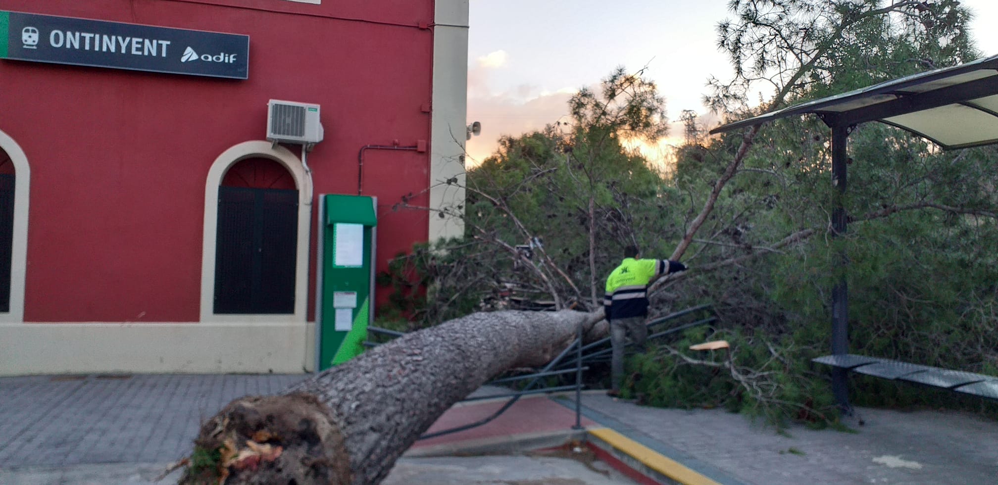 Pi caigut a l'estació de tren d'Ontinyent