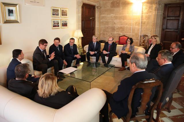 Puig anuncia ayudas a la financiación e innovación de las empresas textiles