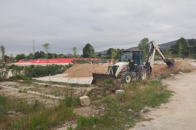 Ontinyent inicia las obras de la nueva zona de ocio deportiva junto a Benarrai