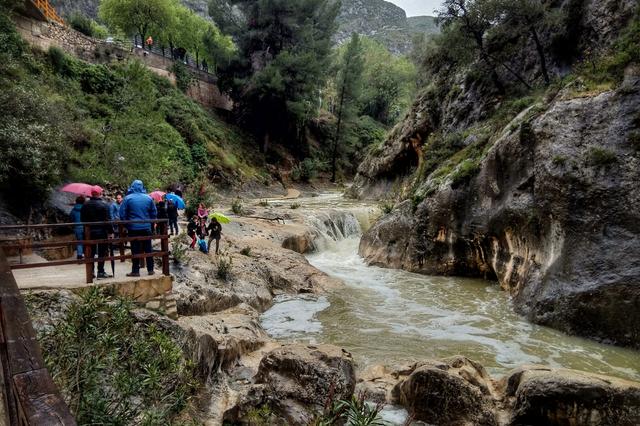 El Pou Clar atrae a centenares de visitantes