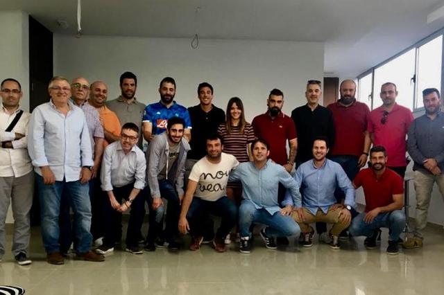 Els promotors del nou club de futbol i les penyes es reuneixen per a perfilar i consensuar el projecte 