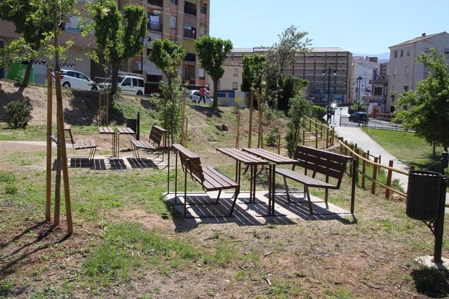 Ontinyent connecta l'avinguda de Sant Francesc i el parc de donants de sang amb una nova zona verda de 2000 m2 