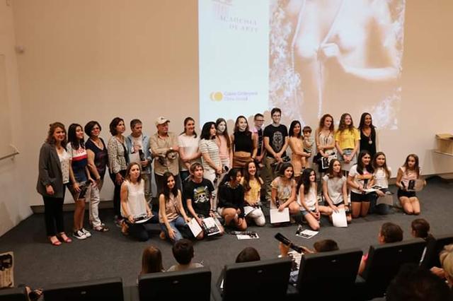 La Academia María Castro inaugura su XXII exposición colectiva